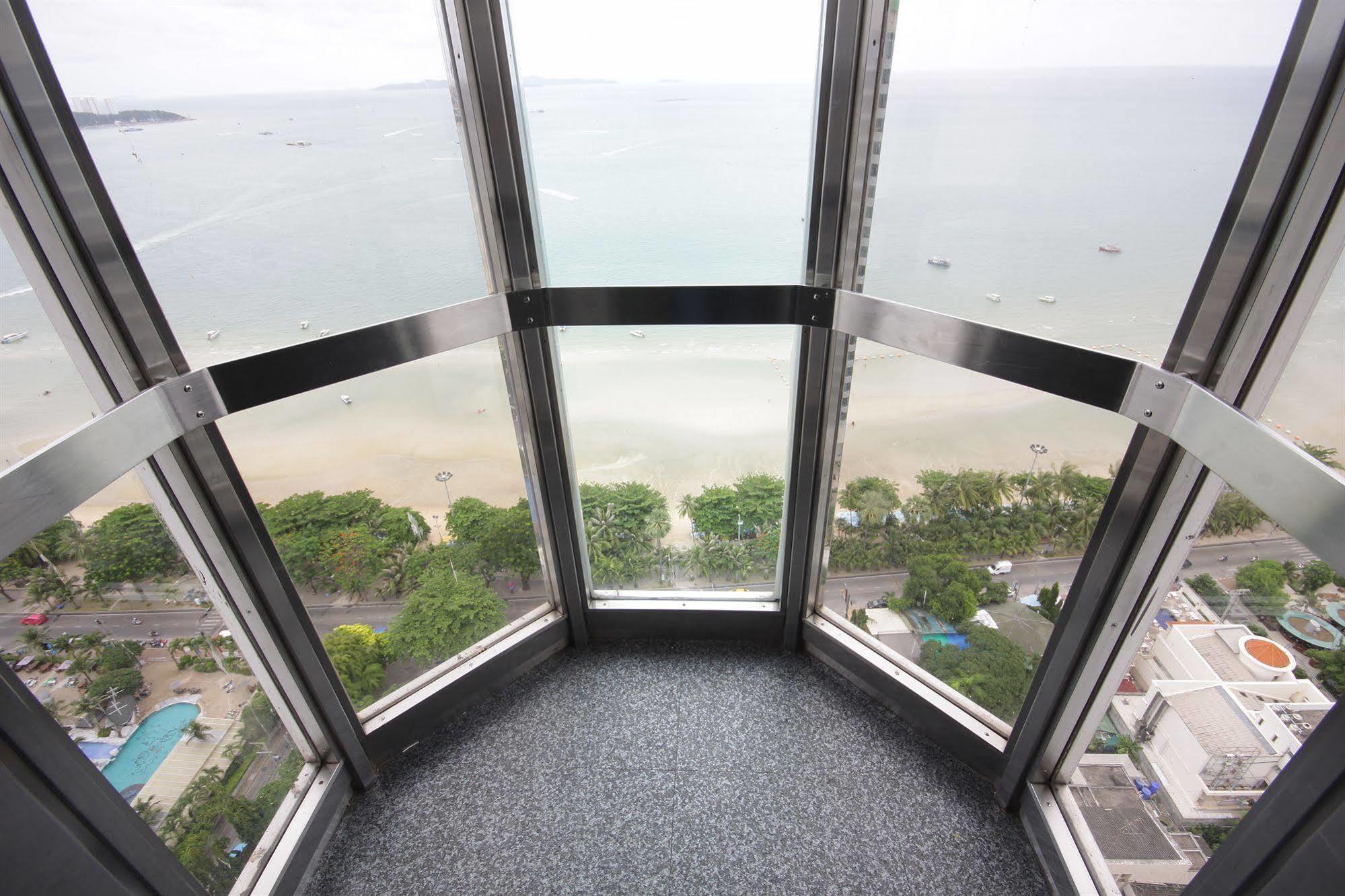 Markland Seaside Pattaya Exterior photo