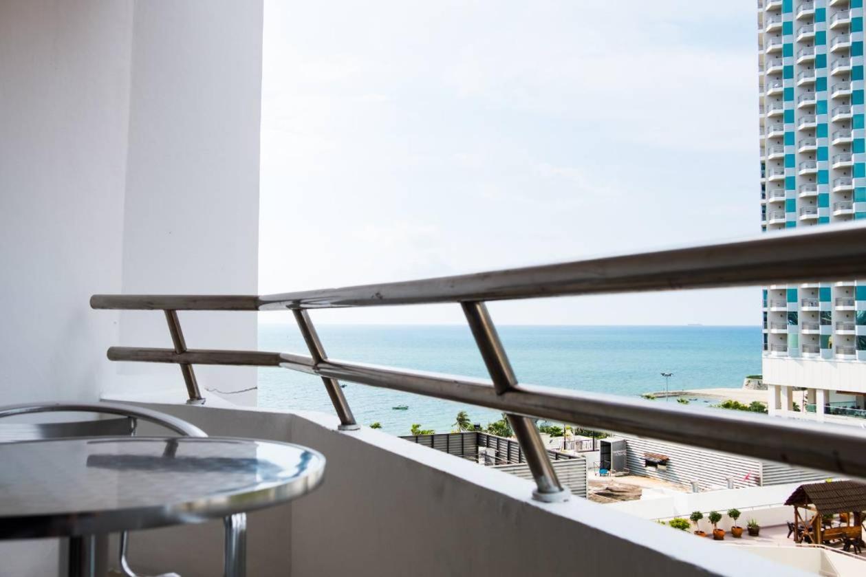 Markland Seaside Pattaya Exterior photo