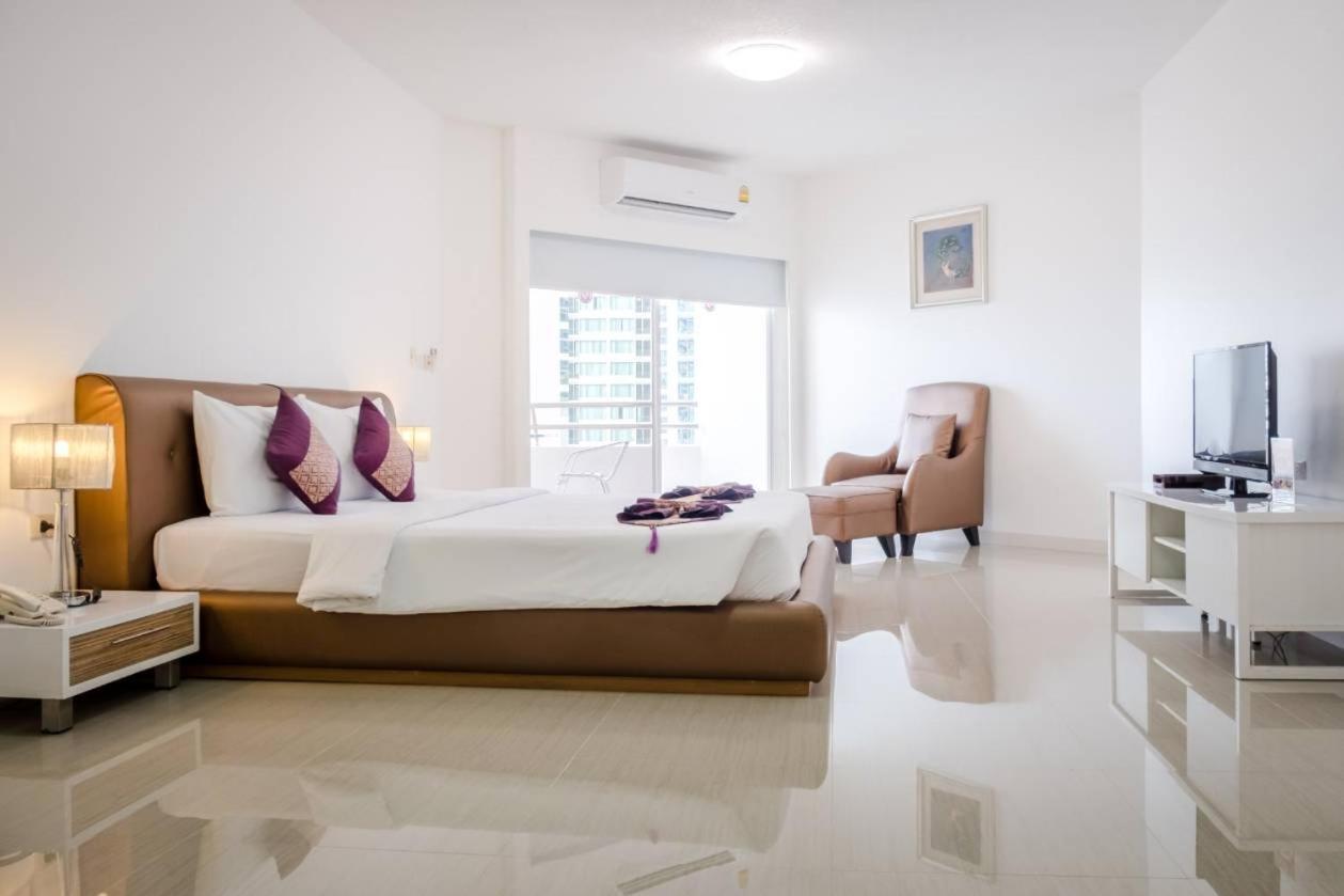 Markland Seaside Pattaya Exterior photo